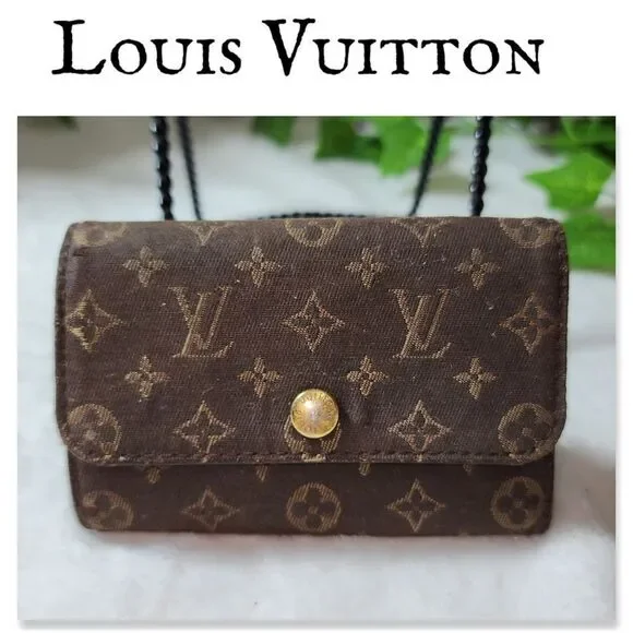 Authentic Louis Vuitton Mini Porte Feuille Keyring - Picture 1 of 13